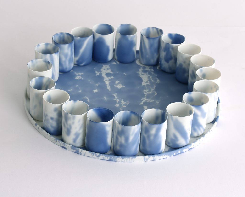 Blue Composition - plateau with 24 cups